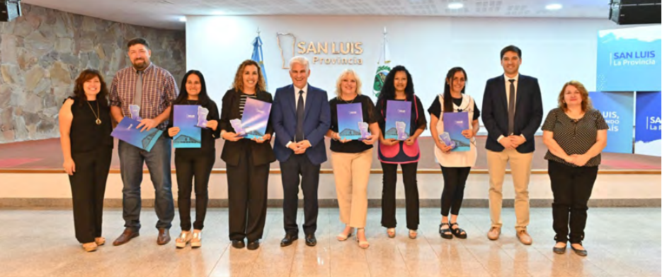Seis maestros fueron destacados con el Premio al Mérito Docente - Todo ...