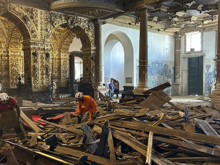 Iglesia de oro Brasil muerto techo