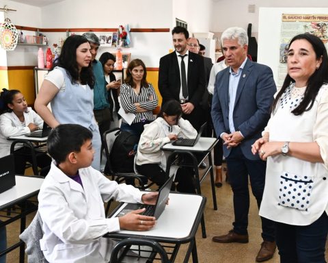 Claudio Poggi escuela computadores