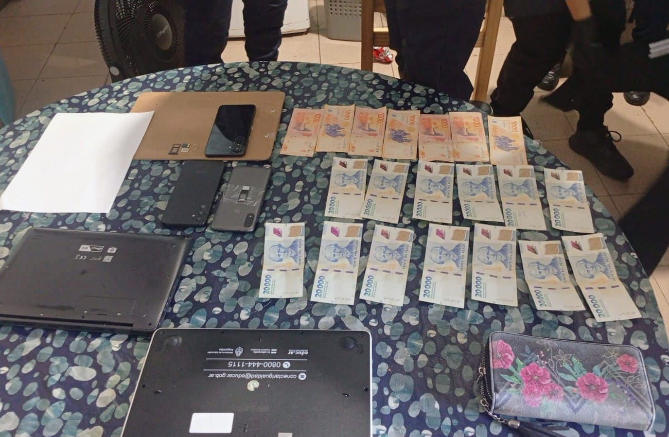 Estafa con dinero falso