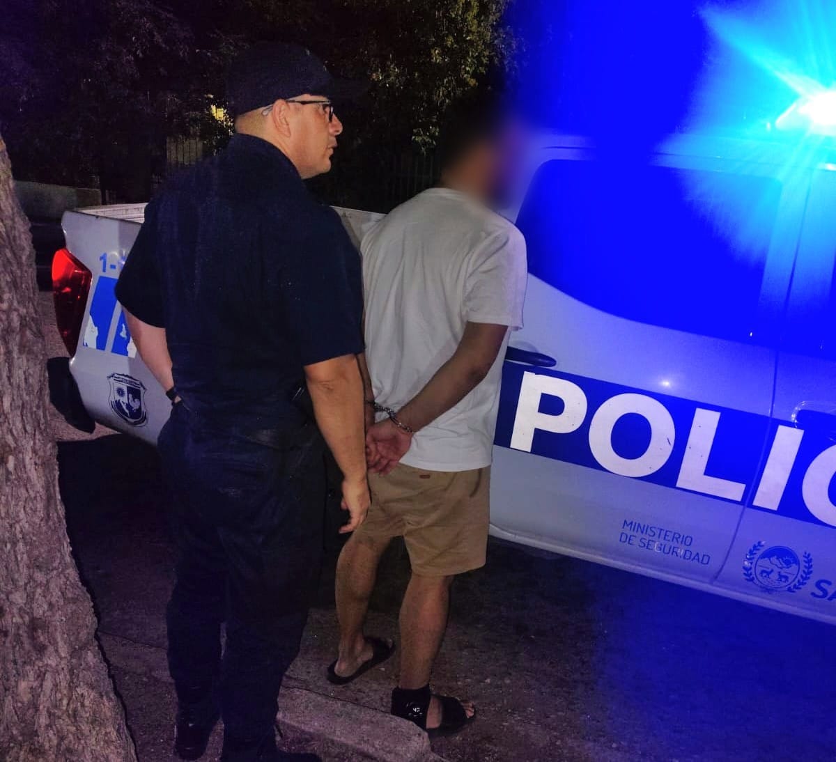 Golpeó a su ex y se salvó de los familiares