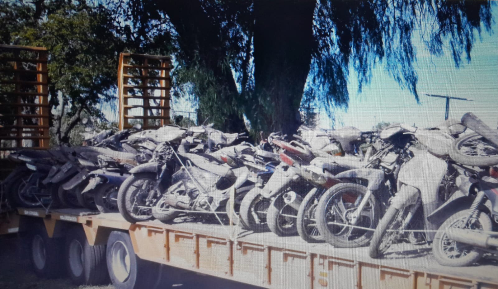 Motos